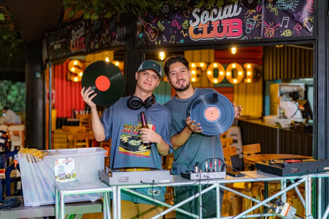 Pista de baile llena